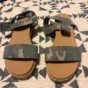 Maurices Camouflage Sandals - Green and Tan - Size 8.5